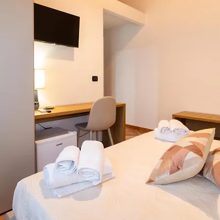 Domo Mea Rooms Guest house 3*