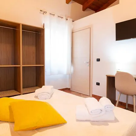 Domo Mea Rooms Casa de hóspedes 3*