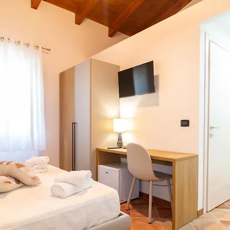 Domo Mea Rooms Casa de hóspedes 3*